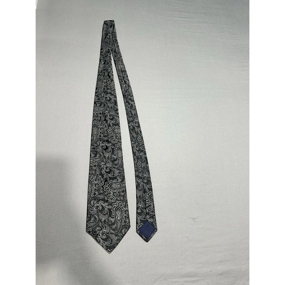 Daniel Cremieux Navy Blue (Almost Black) With Silver Paisley Neck Tie